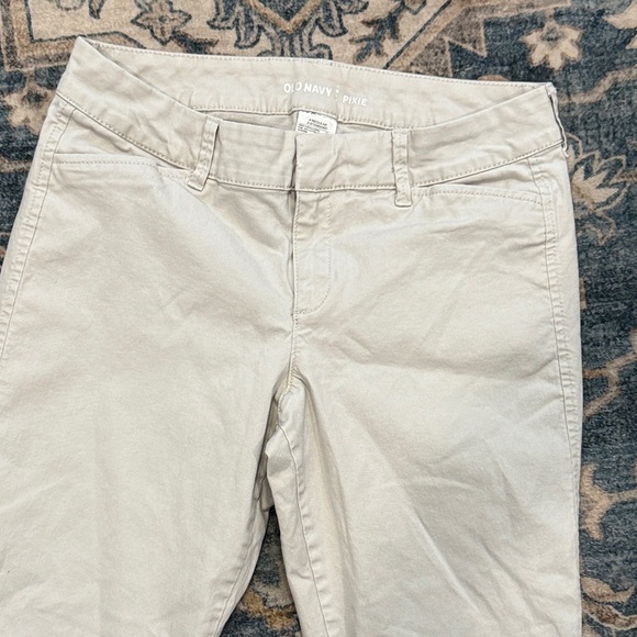 Old Navy 4 Regular Pixie Women's Light Cream Ankle Pants - Picture 2 of 10